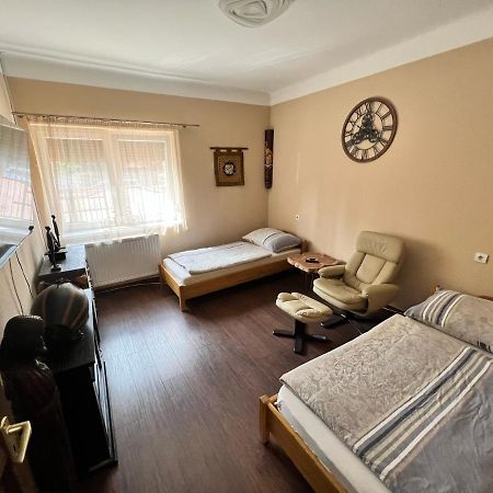 Feher Galamb Apartman Gyál Exterior photo