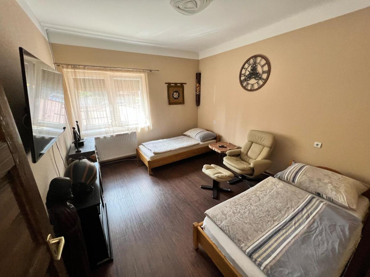Feher Galamb Apartman Gyál Exterior photo